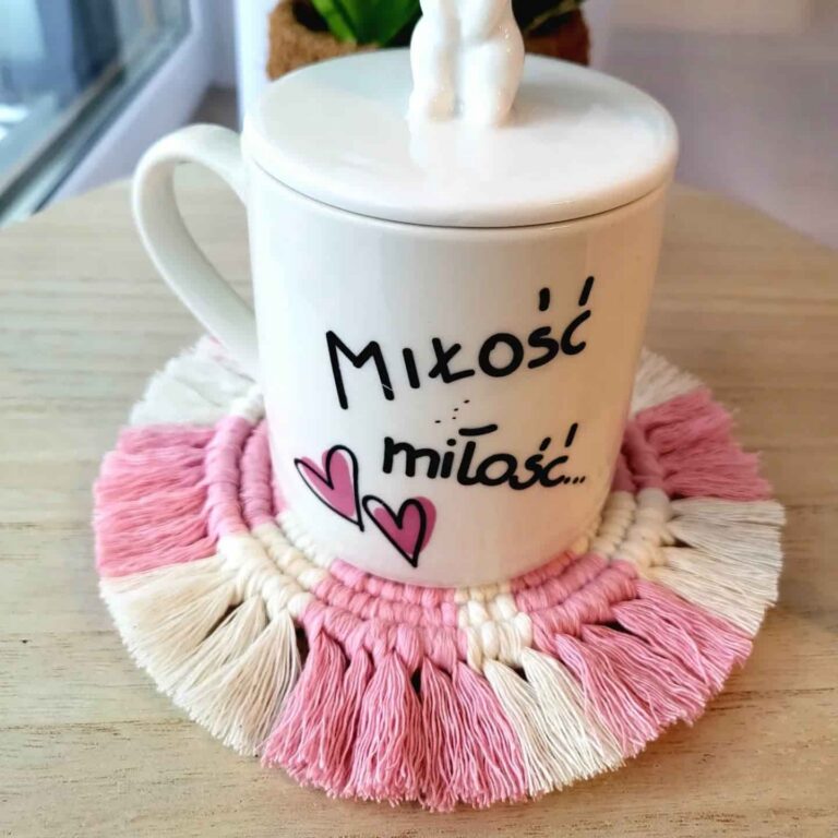 macrame coaster coffee cup